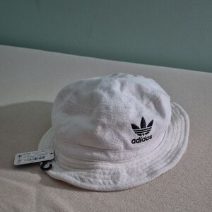 Adidas Terry Classic White Bucket Hat Slight Marker Stain NWT 12/18
